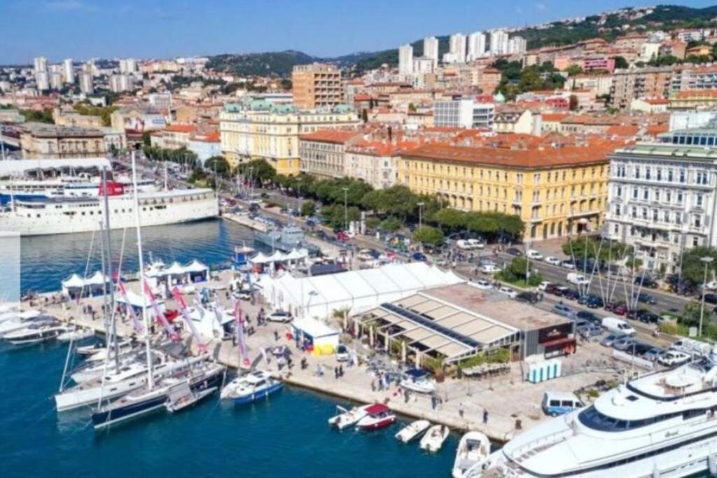 Rossy Lägenhet Rijeka Exteriör bild