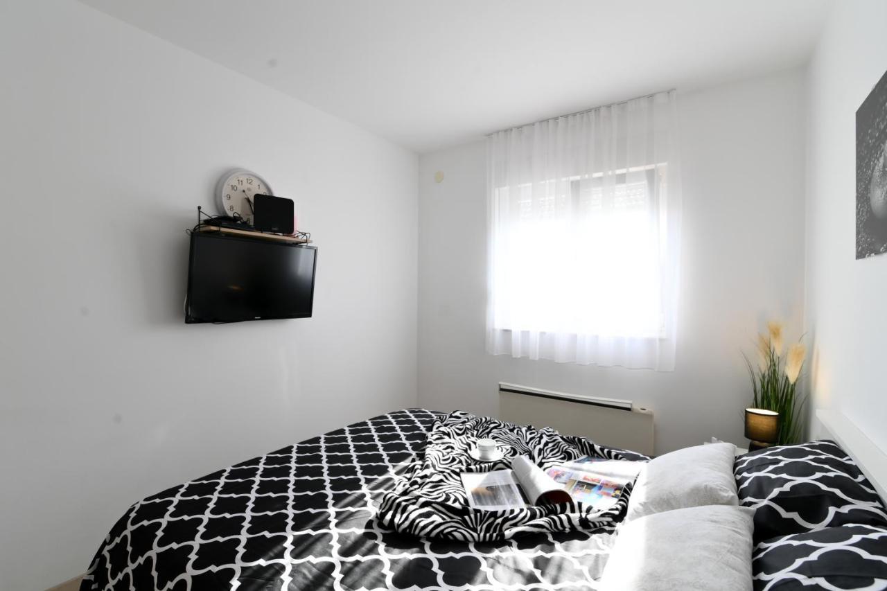 Rossy Lägenhet Rijeka Exteriör bild